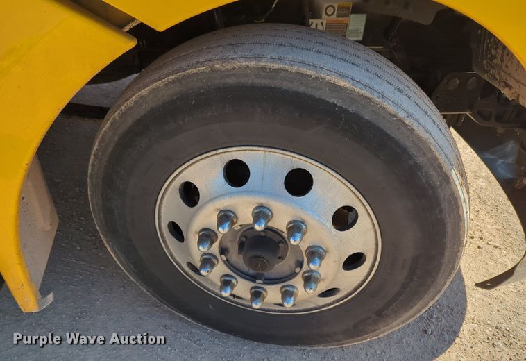 image for item NZ9272 2020 Kenworth T680 semi truck