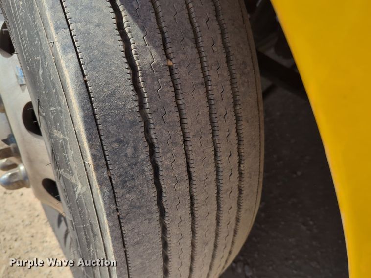 image for item NZ9272 2020 Kenworth T680 semi truck