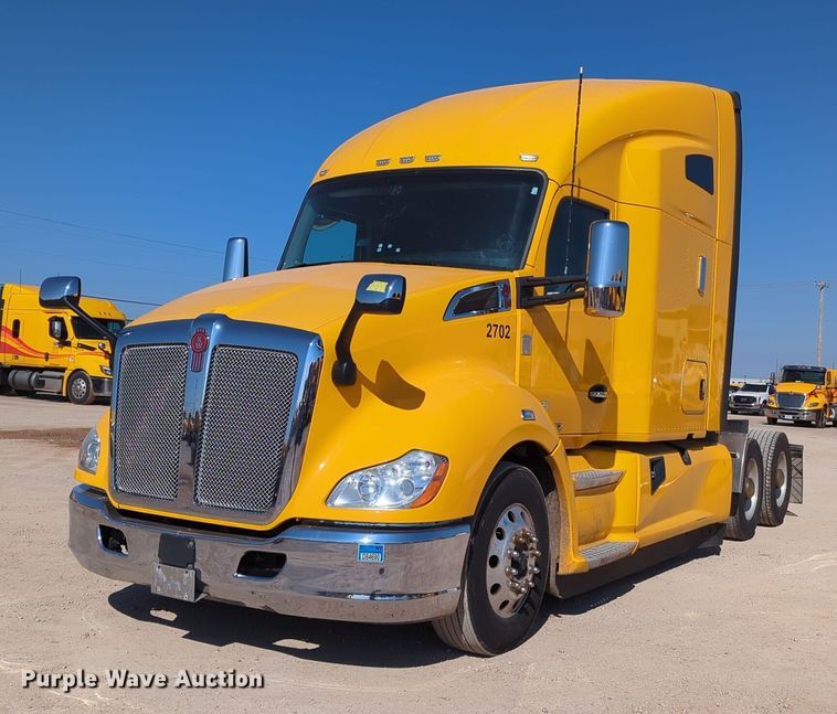 image for item NZ9280 2020 Kenworth T680 semi truck