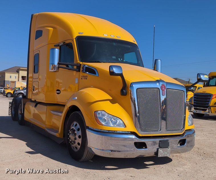 image for item NZ9280 2020 Kenworth T680 semi truck