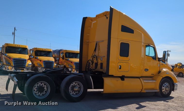 image for item NZ9280 2020 Kenworth T680 semi truck