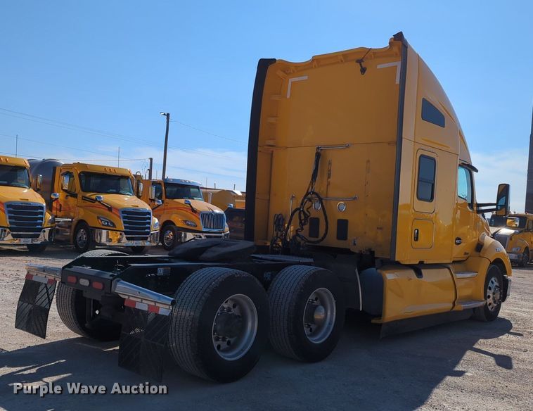 image for item NZ9280 2020 Kenworth T680 semi truck