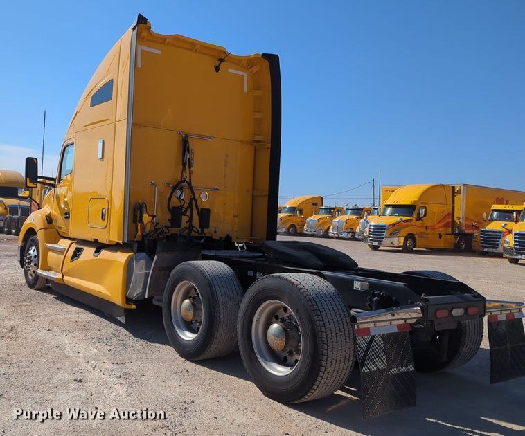 image for item NZ9280 2020 Kenworth T680 semi truck