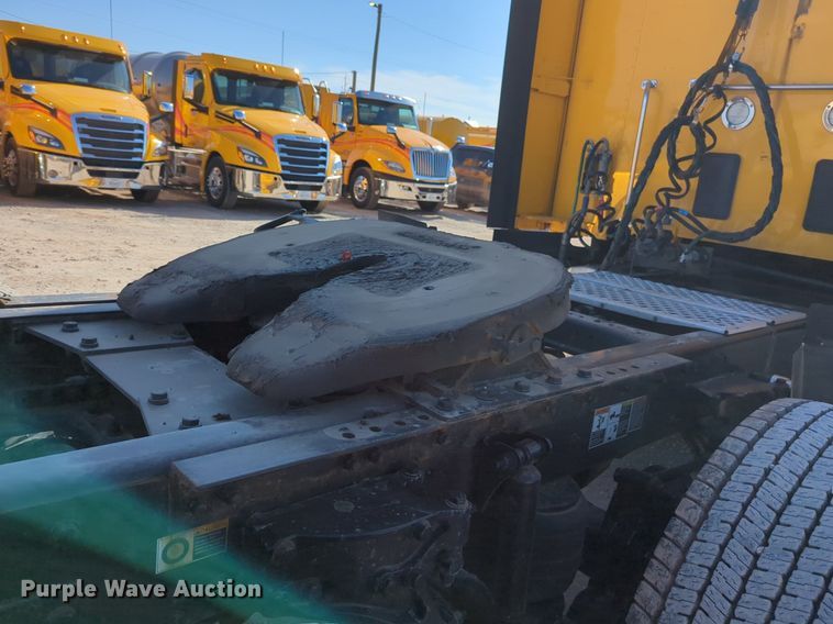 image for item NZ9280 2020 Kenworth T680 semi truck