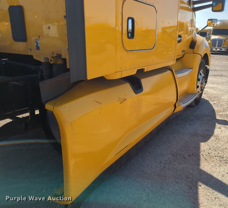 image for item NZ9280 2020 Kenworth T680 semi truck