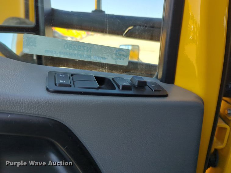 image for item NZ9280 2020 Kenworth T680 semi truck