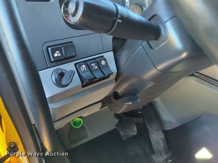 image for item NZ9280 2020 Kenworth T680 semi truck