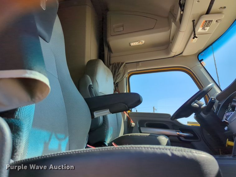 image for item NZ9280 2020 Kenworth T680 semi truck