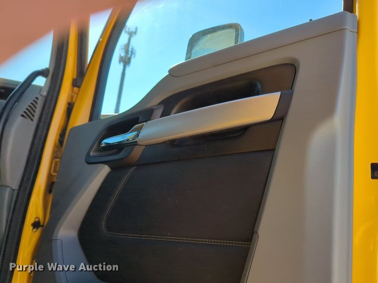 image for item NZ9280 2020 Kenworth T680 semi truck