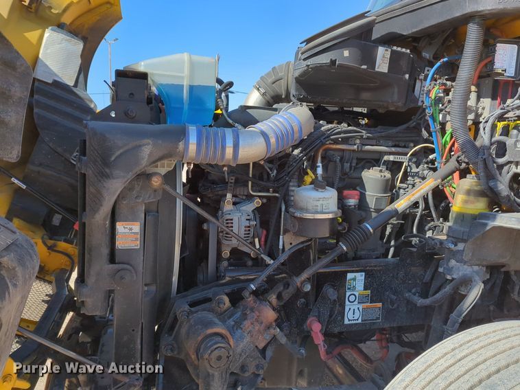 image for item NZ9280 2020 Kenworth T680 semi truck