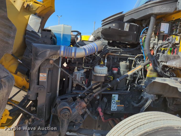 image for item NZ9280 2020 Kenworth T680 semi truck