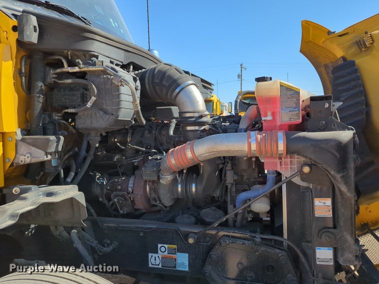 image for item NZ9280 2020 Kenworth T680 semi truck