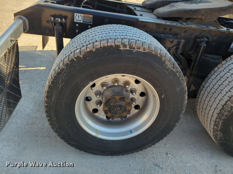 image for item NZ9280 2020 Kenworth T680 semi truck