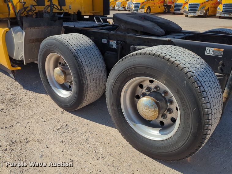 image for item NZ9280 2020 Kenworth T680 semi truck