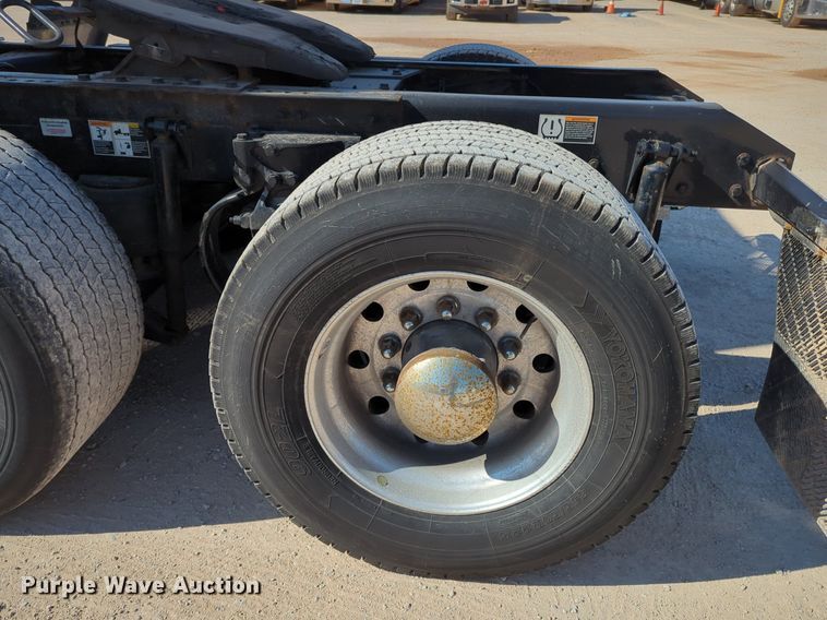 image for item NZ9280 2020 Kenworth T680 semi truck