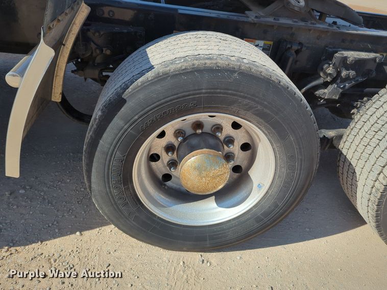 image for item NZ9280 2020 Kenworth T680 semi truck