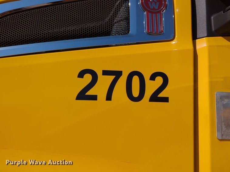 image for item NZ9280 2020 Kenworth T680 semi truck