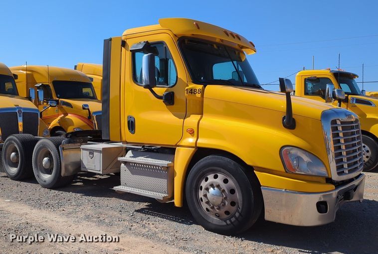 image for item NZ9281 2018 Freightliner  Cascadia 125 semi truck