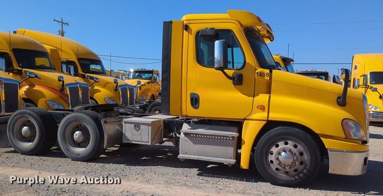 image for item NZ9281 2018 Freightliner  Cascadia 125 semi truck