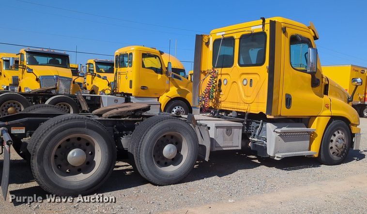 image for item NZ9281 2018 Freightliner  Cascadia 125 semi truck