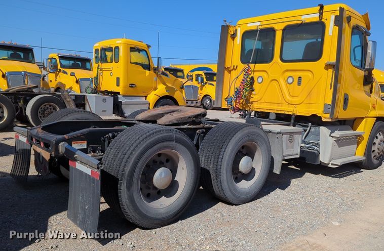 image for item NZ9281 2018 Freightliner  Cascadia 125 semi truck