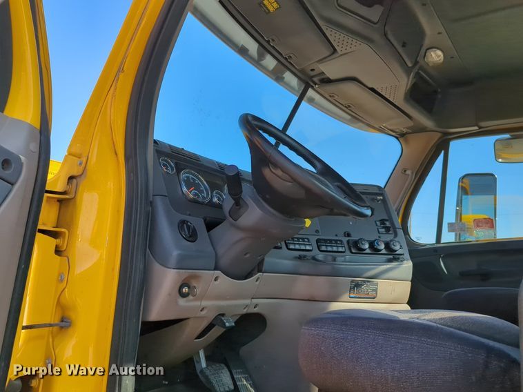 image for item NZ9281 2018 Freightliner  Cascadia 125 semi truck