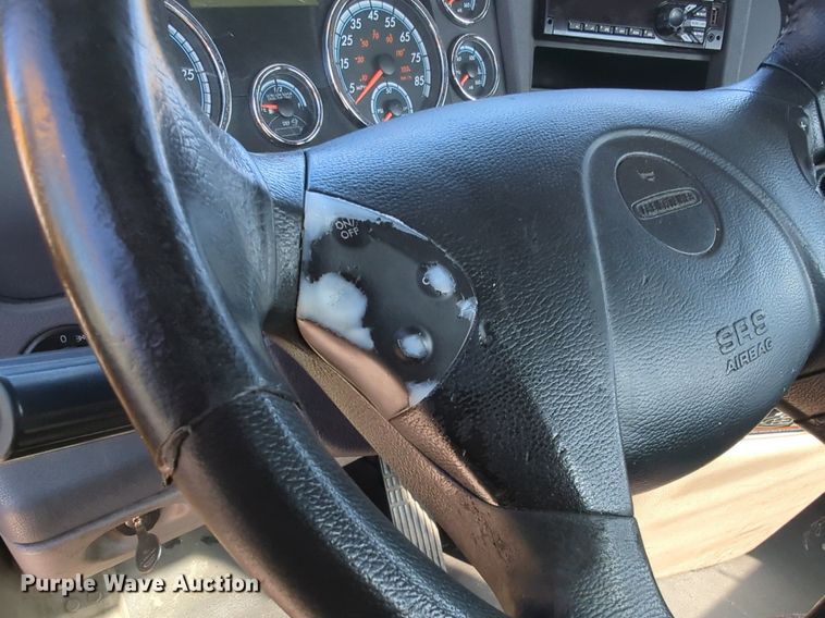 image for item NZ9281 2018 Freightliner  Cascadia 125 semi truck