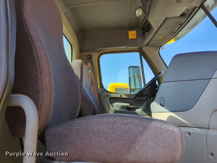 image for item NZ9281 2018 Freightliner  Cascadia 125 semi truck