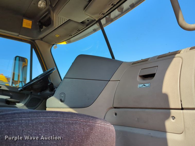 image for item NZ9281 2018 Freightliner  Cascadia 125 semi truck