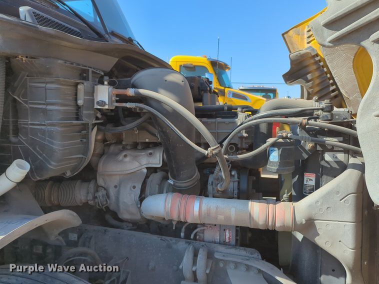 image for item NZ9281 2018 Freightliner  Cascadia 125 semi truck