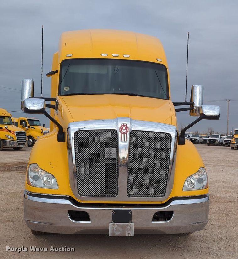 image for item NZ9282 2020 Kenworth  T680 semi truck