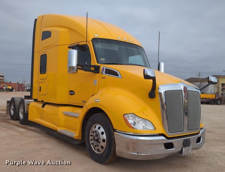 image for item NZ9282 2020 Kenworth  T680 semi truck