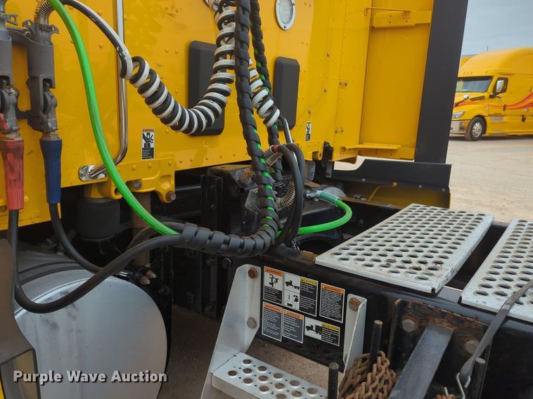 image for item NZ9282 2020 Kenworth  T680 semi truck