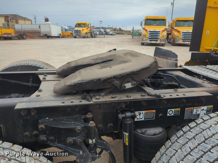 image for item NZ9282 2020 Kenworth  T680 semi truck