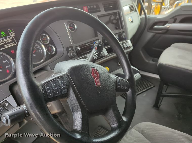 image for item NZ9282 2020 Kenworth  T680 semi truck