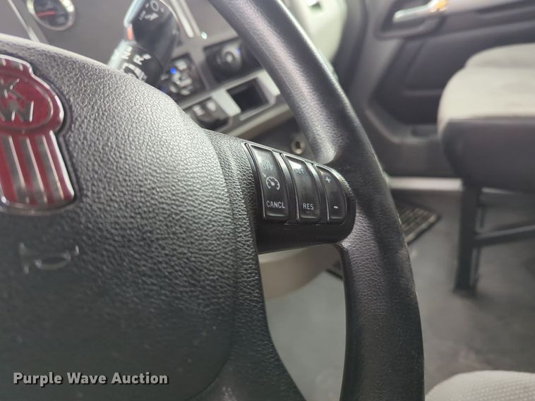 image for item NZ9282 2020 Kenworth  T680 semi truck