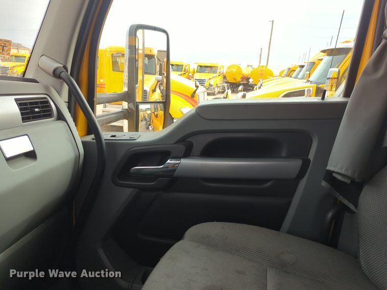 image for item NZ9282 2020 Kenworth  T680 semi truck