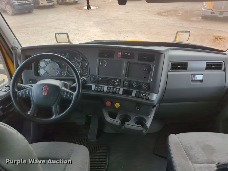 image for item NZ9282 2020 Kenworth  T680 semi truck