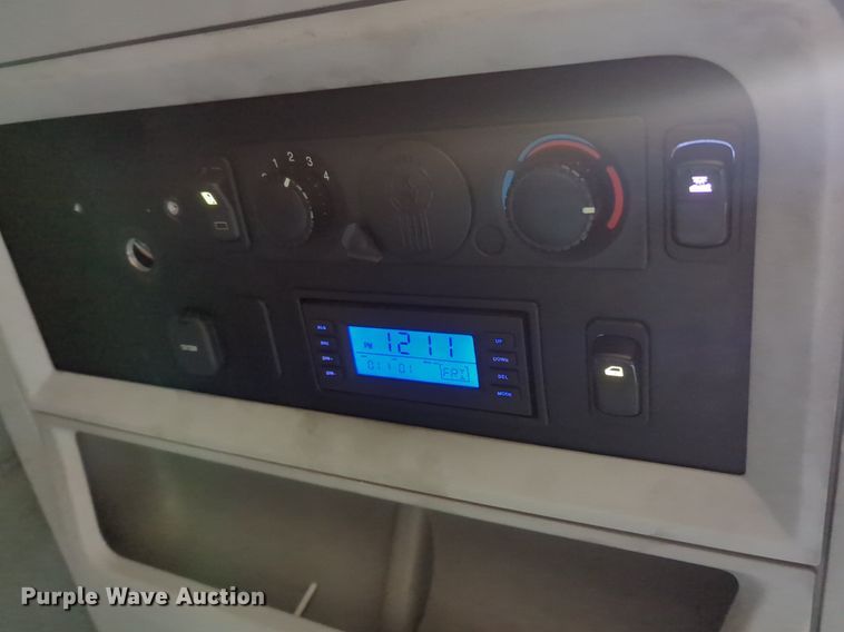 image for item NZ9282 2020 Kenworth  T680 semi truck