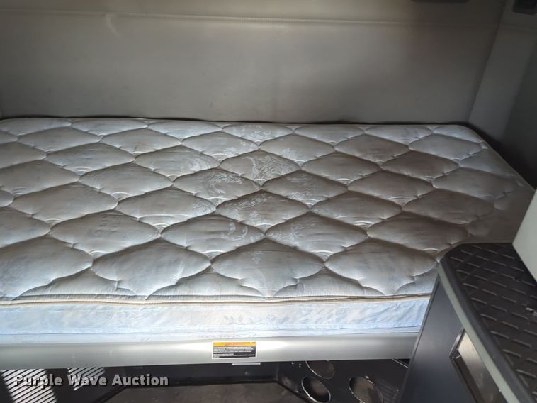 image for item NZ9282 2020 Kenworth  T680 semi truck