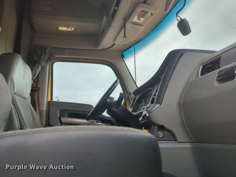 image for item NZ9282 2020 Kenworth  T680 semi truck