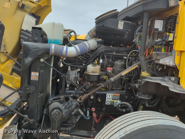 image for item NZ9282 2020 Kenworth  T680 semi truck