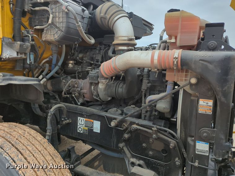 image for item NZ9282 2020 Kenworth  T680 semi truck