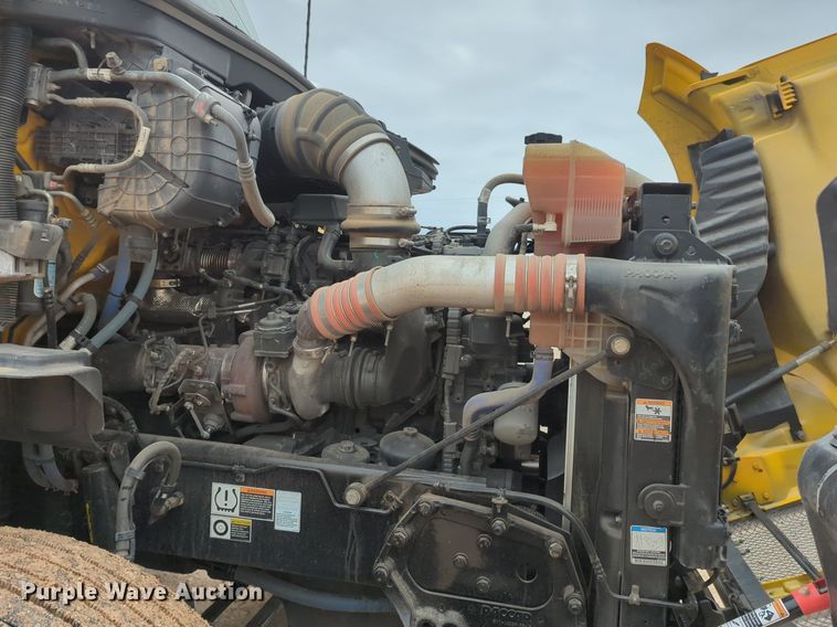 image for item NZ9282 2020 Kenworth  T680 semi truck