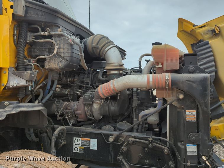 image for item NZ9282 2020 Kenworth  T680 semi truck