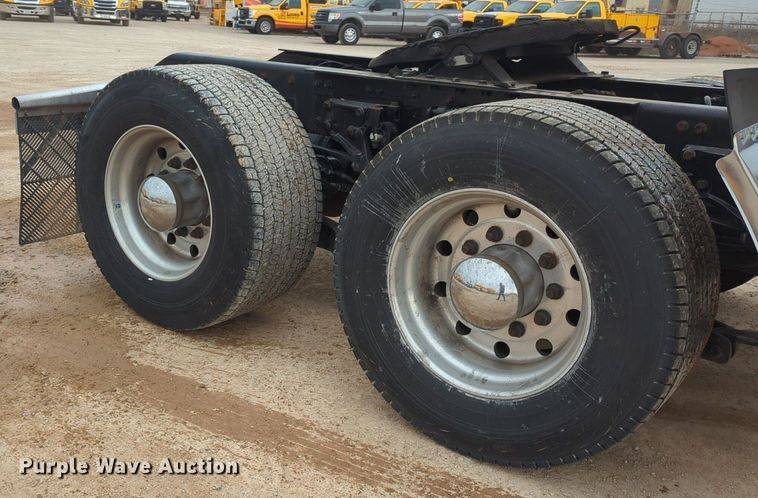 image for item NZ9282 2020 Kenworth  T680 semi truck