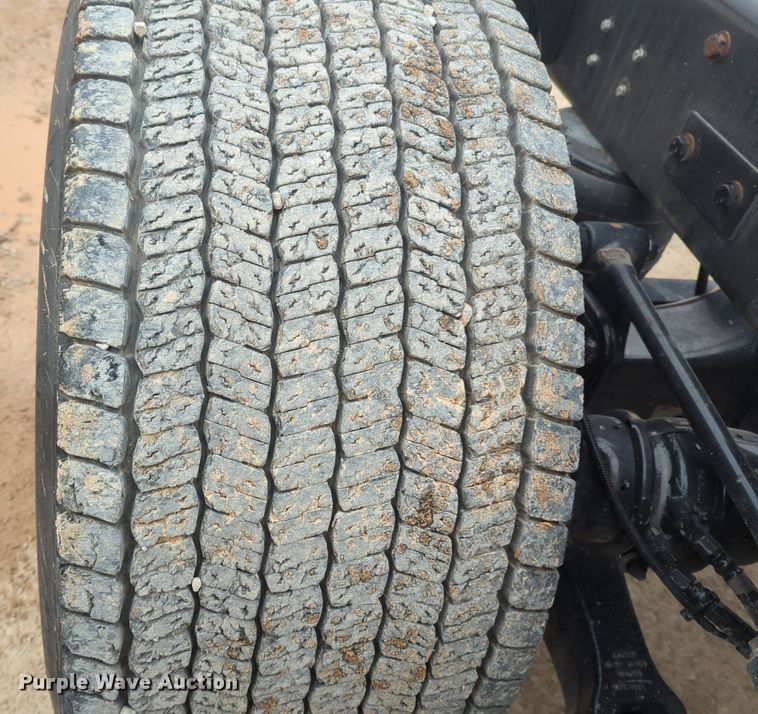 image for item NZ9282 2020 Kenworth  T680 semi truck