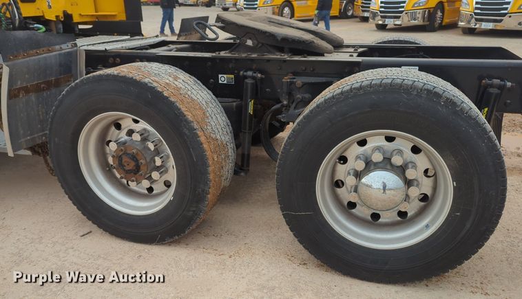 image for item NZ9282 2020 Kenworth  T680 semi truck