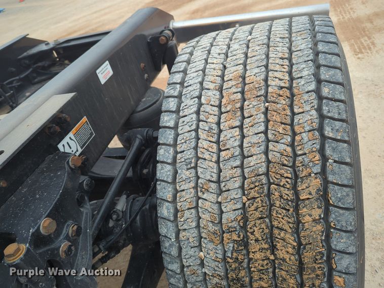 image for item NZ9282 2020 Kenworth  T680 semi truck