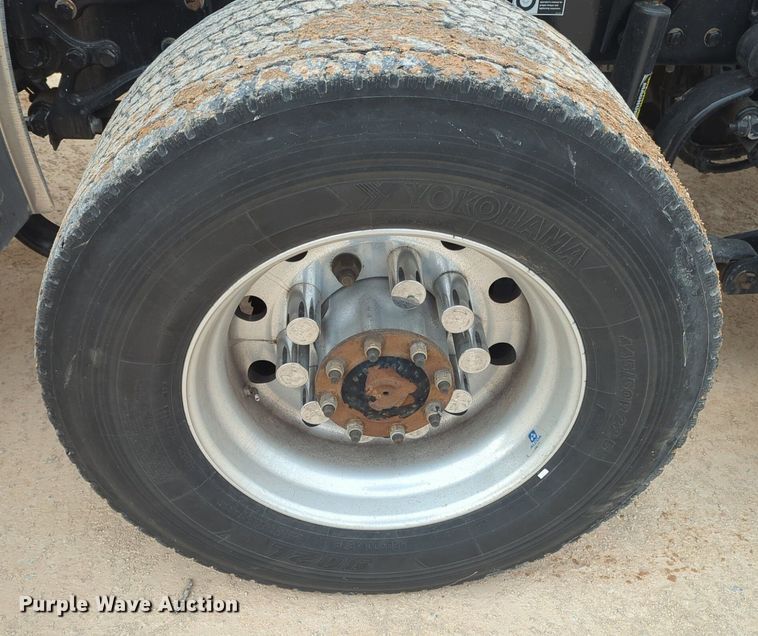 image for item NZ9282 2020 Kenworth  T680 semi truck